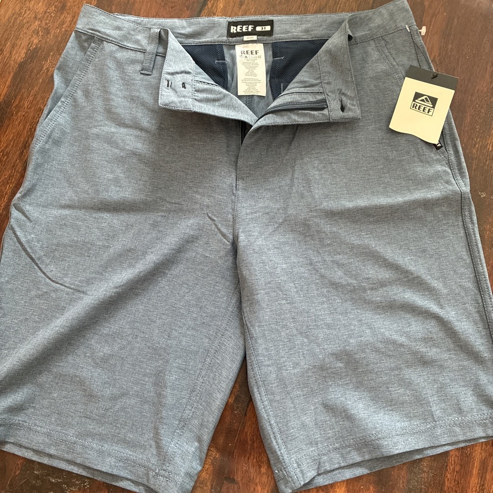 Reef Men's Gray Chino Shorts Regular Fit 10" Inseam Zip Slash Pockets